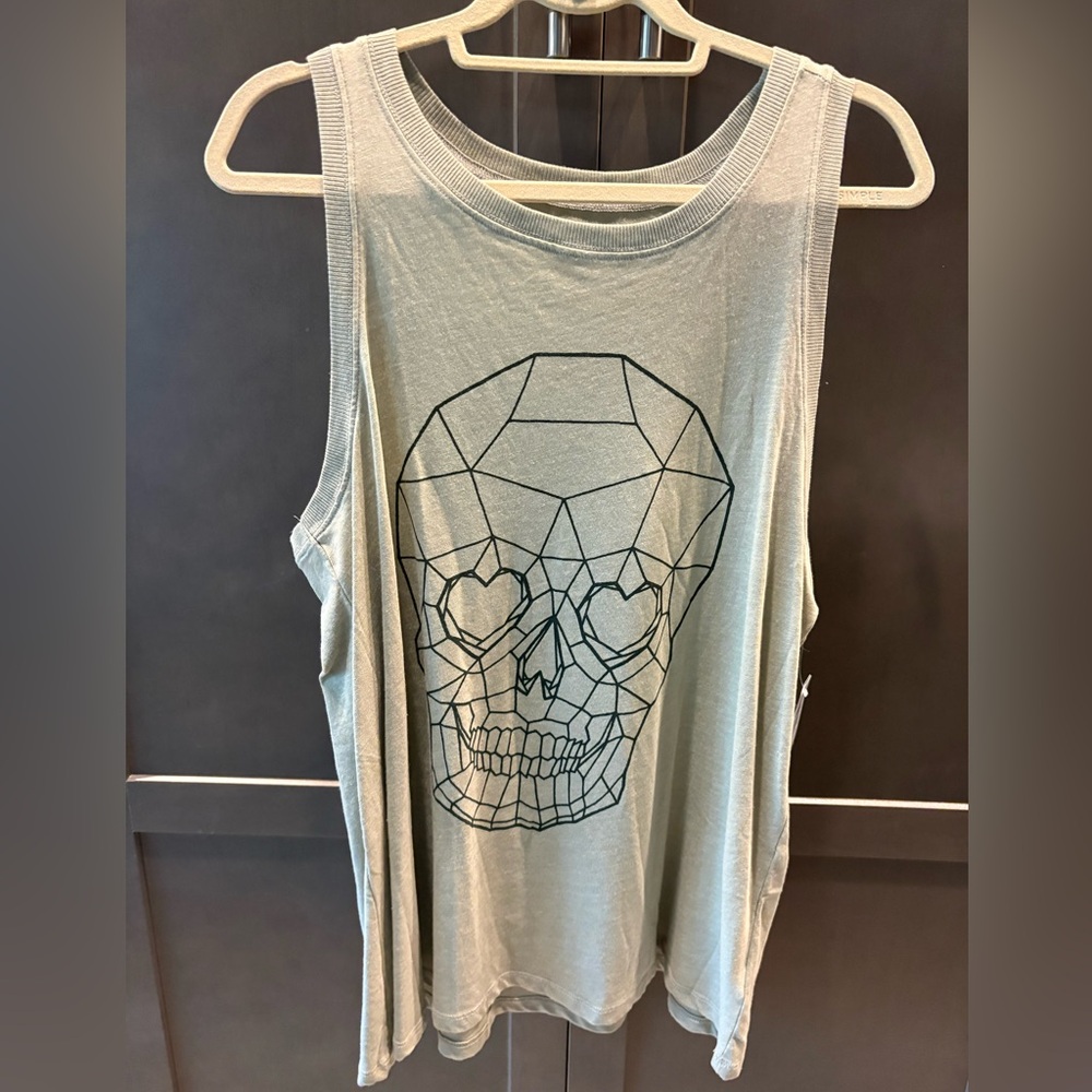 NWT Torrid Pale Green Skull Print Tank, 1/14-16